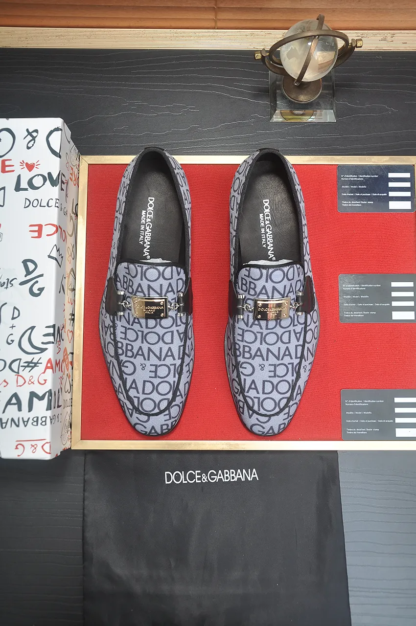 Men's men's shoes 💰500💶🌲 DG top 🔍🔍Men's new leather shoes 🚹 are on sale at the same time at the counter ⚠The uppers are imported cowhide from Italy, the entire imported cowhide lining, imported accessories 💪💪, completely 1⃣️ vs 1⃣️ replica 🇮 🇹💪💪, ⚠Sole: The original sole is specially provided by the original factory, the exclusive movable molded sole is super comfortable, ⚠The original factory follows the order, 🔍🔍high quality, you can enter and exit the counter at will, welcome to compare ⚠Size: 38-44 (45 customized)